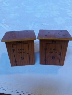 Wooden Outhouse Ma & Pa Salt and Pepper Shakers